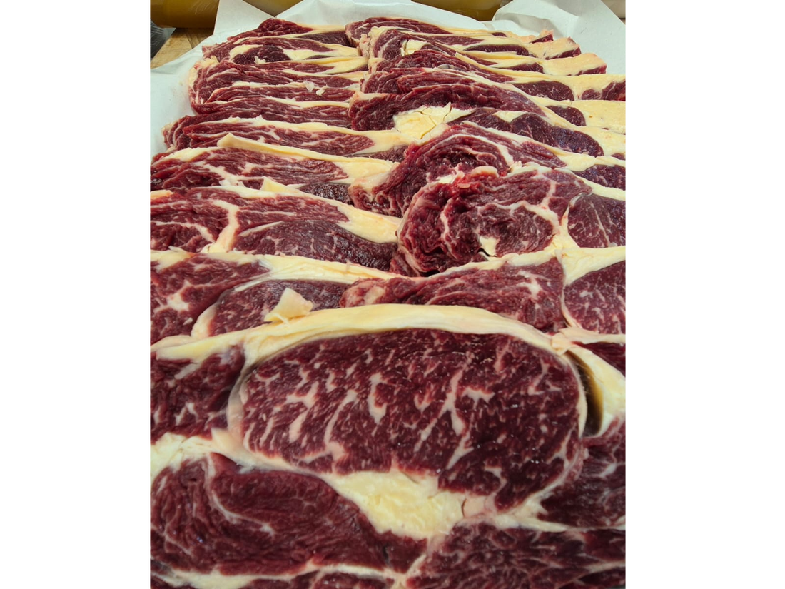 image d'entrecôtes vieillies (maturées et persillées)